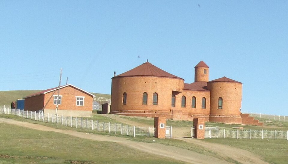 File:ZuunmodChurch.jpg