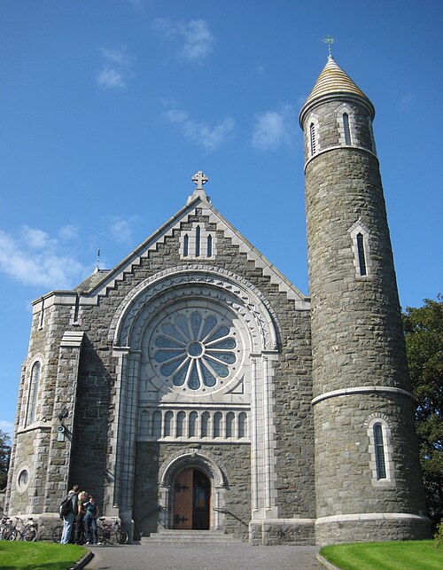 File:Church of St Oliver Plunket.JPG