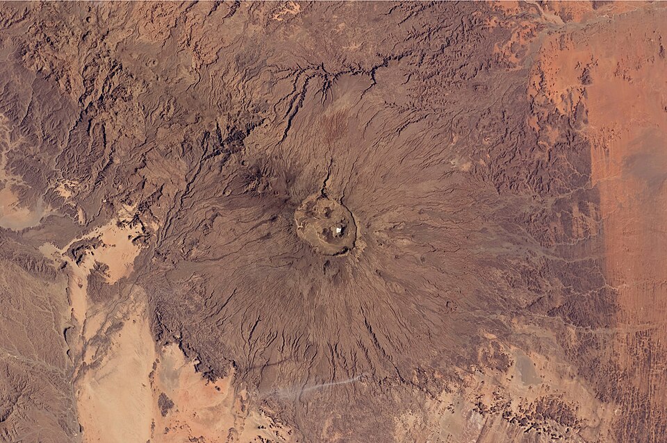 File:Emi Koussi Volcano, Chad From ISS.JPG