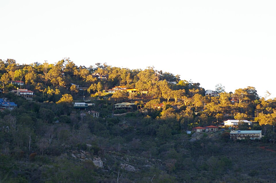 File:Gooseberry hill 01 gnangarra.JPG