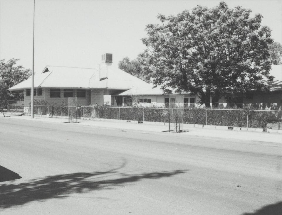 File:Hartley Street School, Alice Springs, 1984.tif