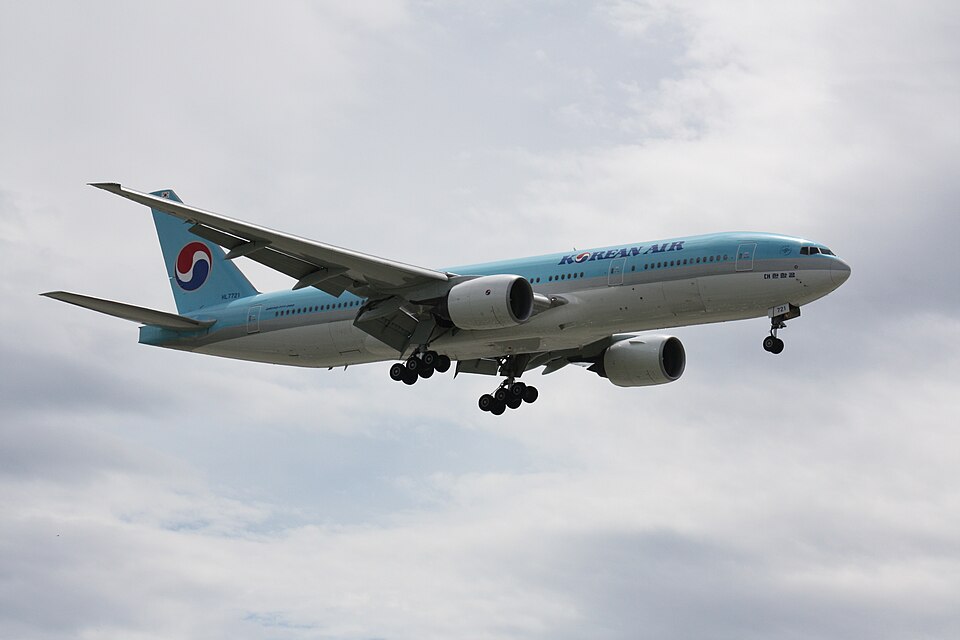 File:Korean-Air-777-2B5-ER-YVR.jpg
