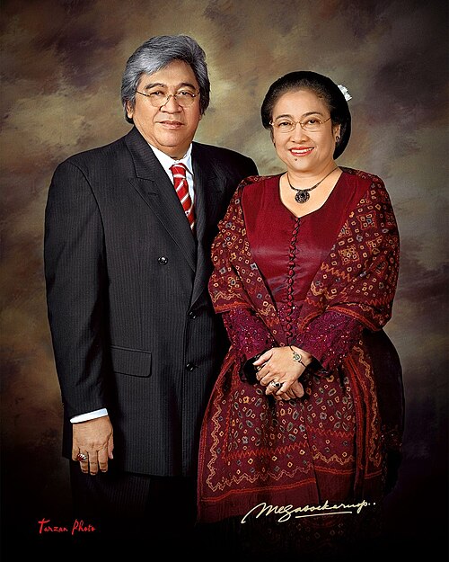 File:Megawati Soekarnoputri & Taufiq Kiemas.jpg