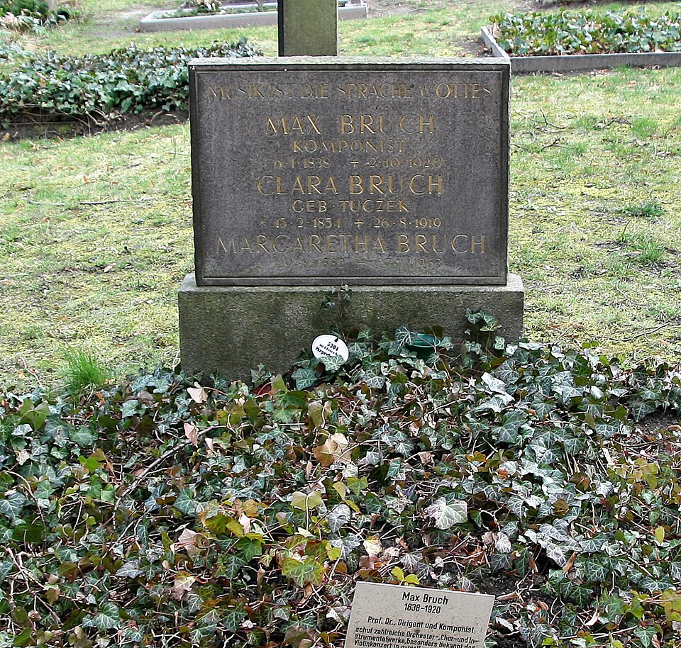 File:Bruch-tomb.JPG