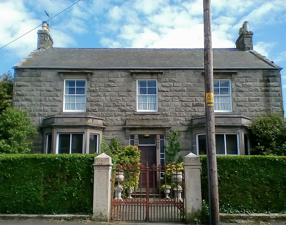File:Craigville, St Mary's Street, Kirkcudbright, Scotland.jpg