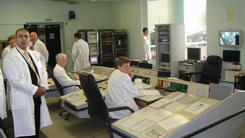 File:Mephi Reactor Control Room.jpg