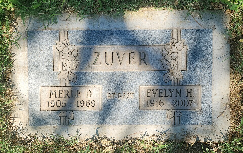File:Merle Zuver headstone.jpg