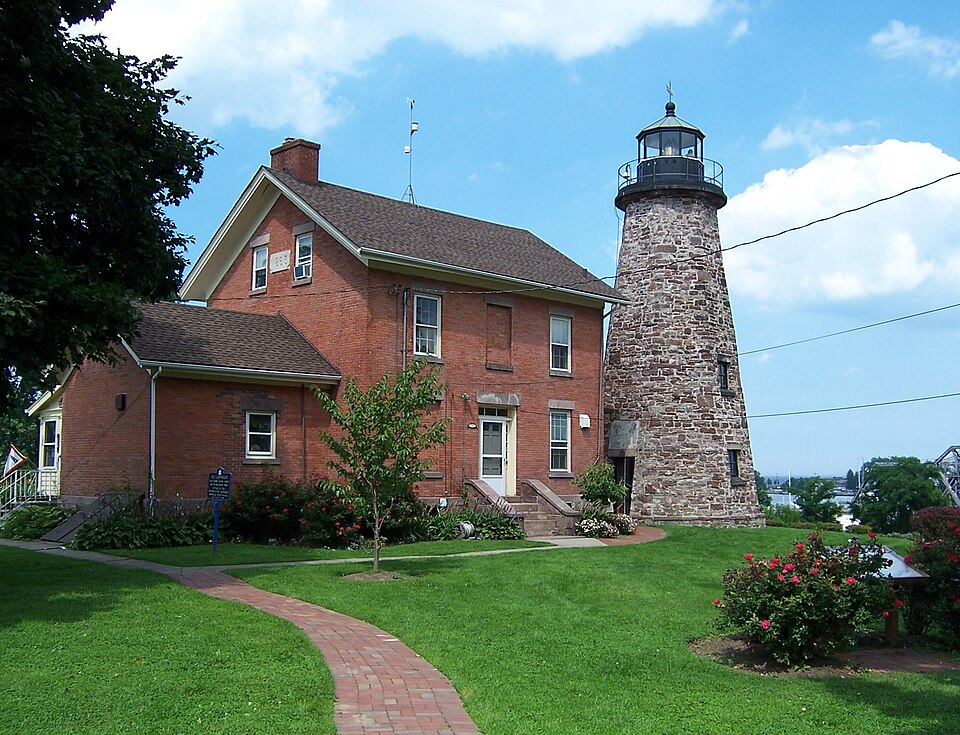 File:Rochester - Charlotte-Genesee Lighthouse.jpg
