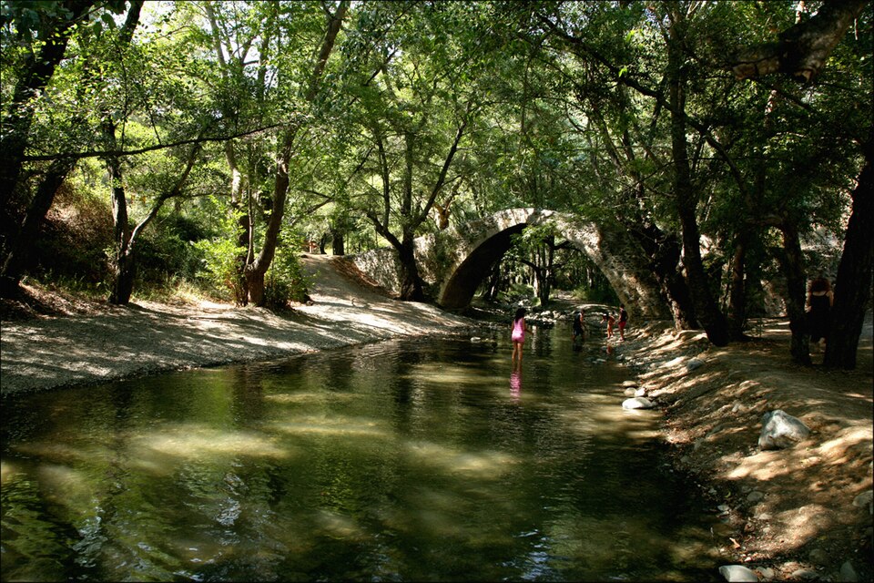 File:Tzielefos bridge.jpg