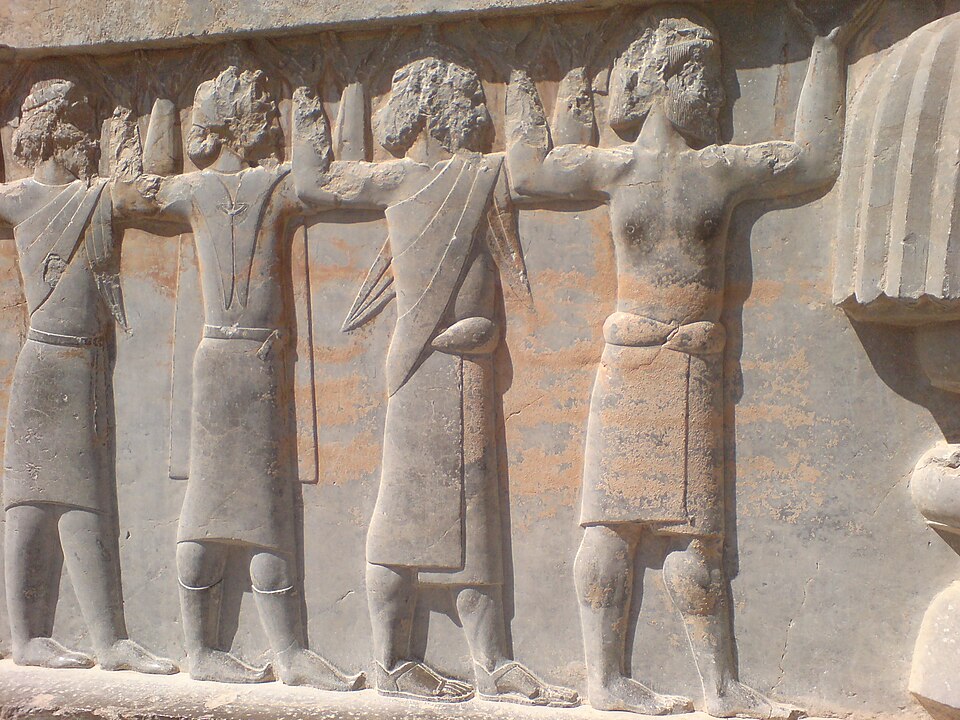 File:دیوار تخت جمشید - ساتراپ‌ها.JPG