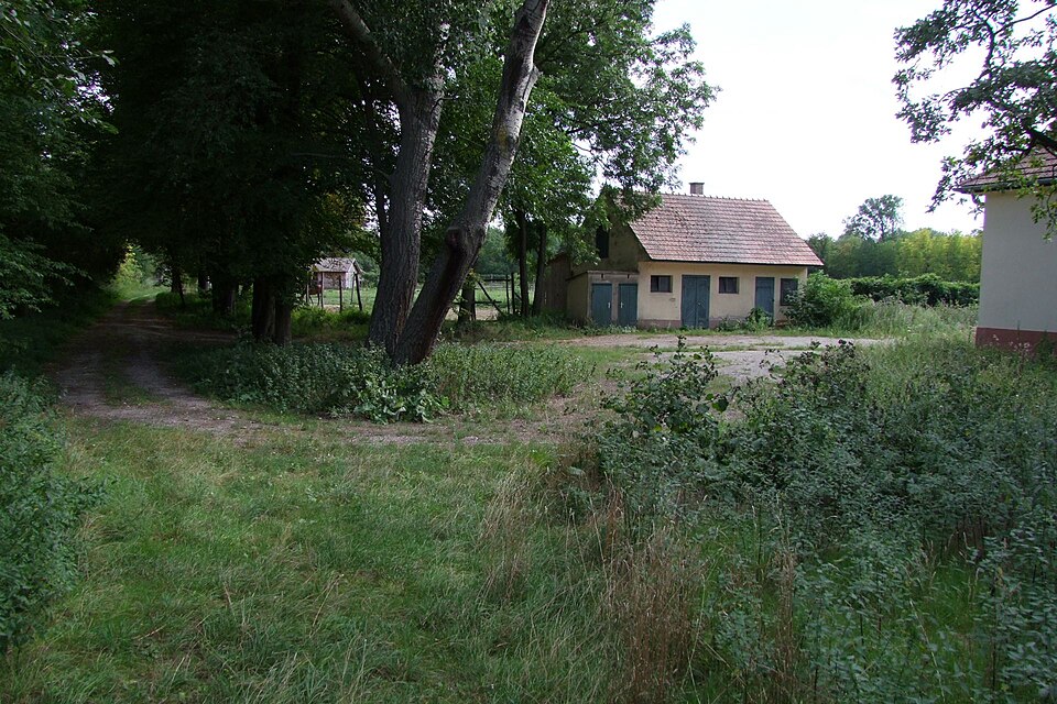 File:Engelhartstetten Fasengarten.jpg