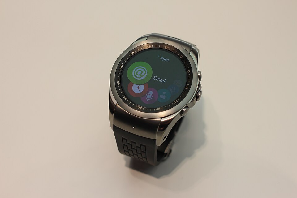 File:LG Watch Urbane LTE (16950018369).jpg
