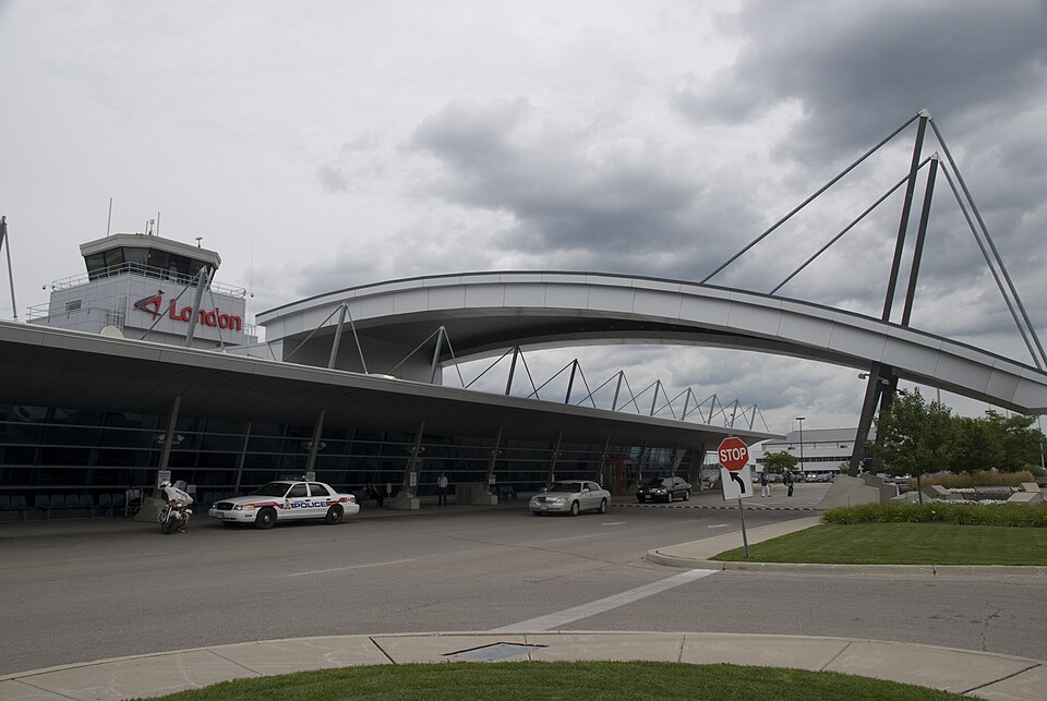File:London International Airport arrivals outside.jpg