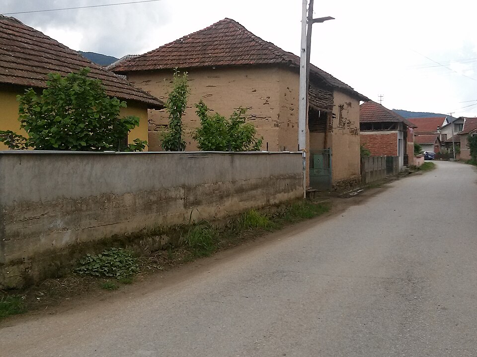 File:Mahala Kulumbarci, starosedeoci, Nakrivanj 02.jpg