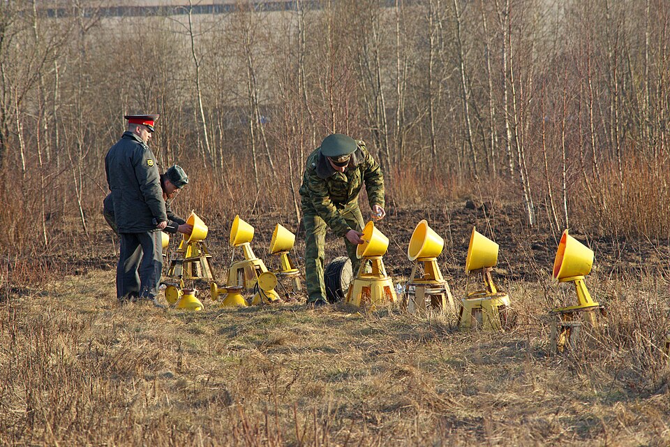 File:Tu-154-crash-in-smolensk-20100410-08.jpg
