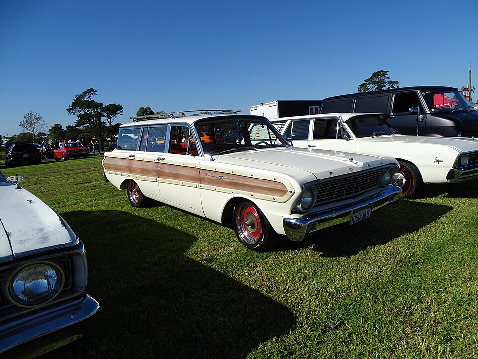 File:Ford Falcon Squire stationwagon (33686486954).jpg