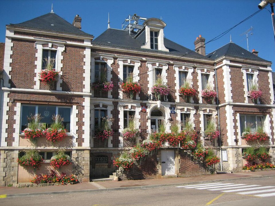 File:Mairie villeneuve.jpg