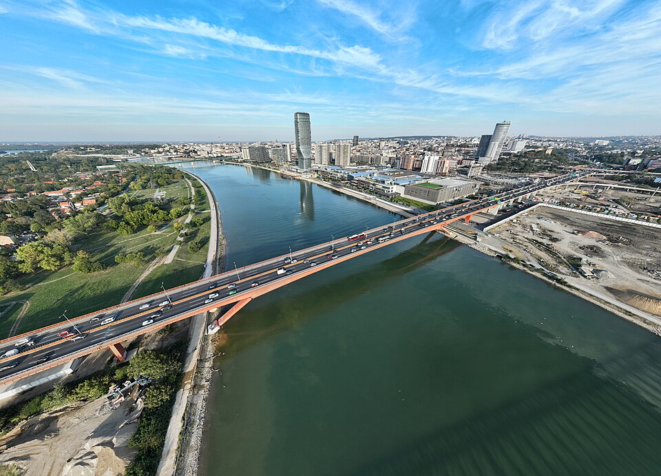 File:Sava River and Gazela Bridge (Belgrade).jpg