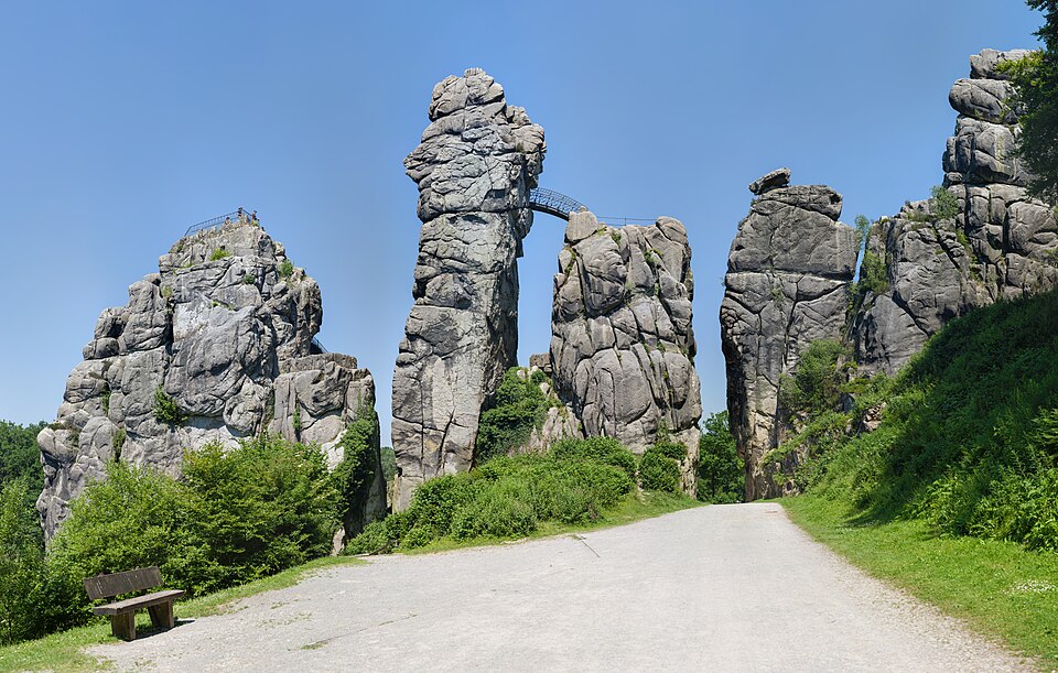 File:Externsteine High Resolution v2 2015.jpg