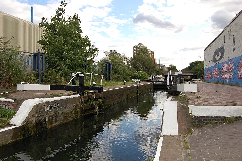 File:Old Ford Lower Lock.jpg