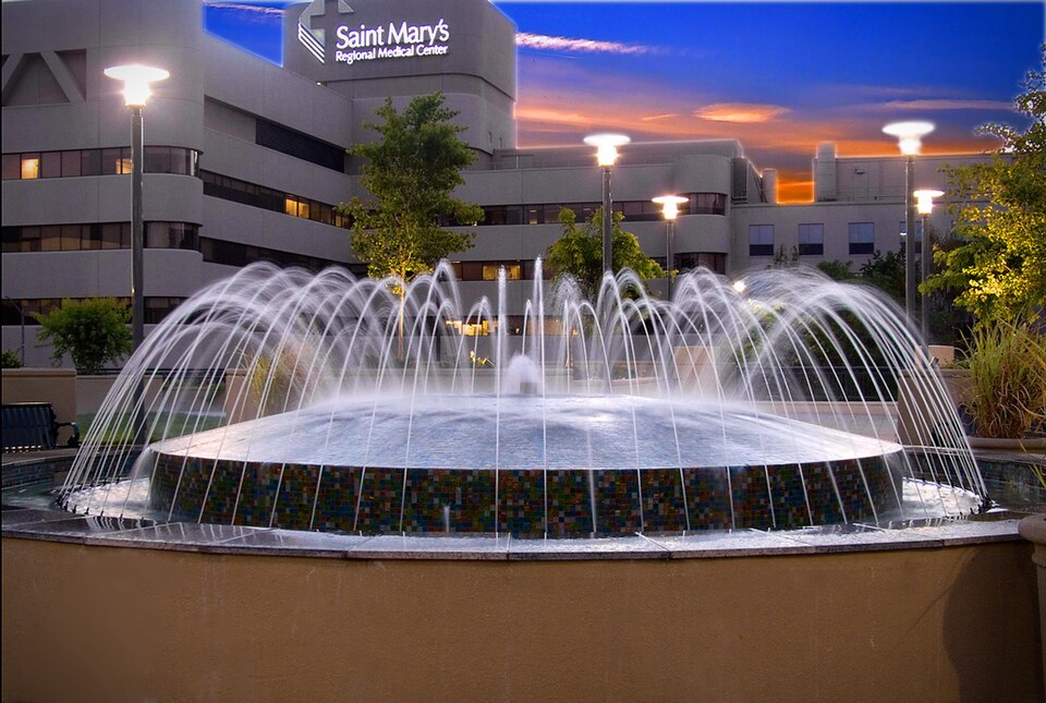 File:Saint Mary's Regional Medical Center.jpg