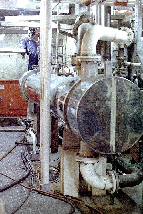 File:Shell and tube heat exchanger.jpg