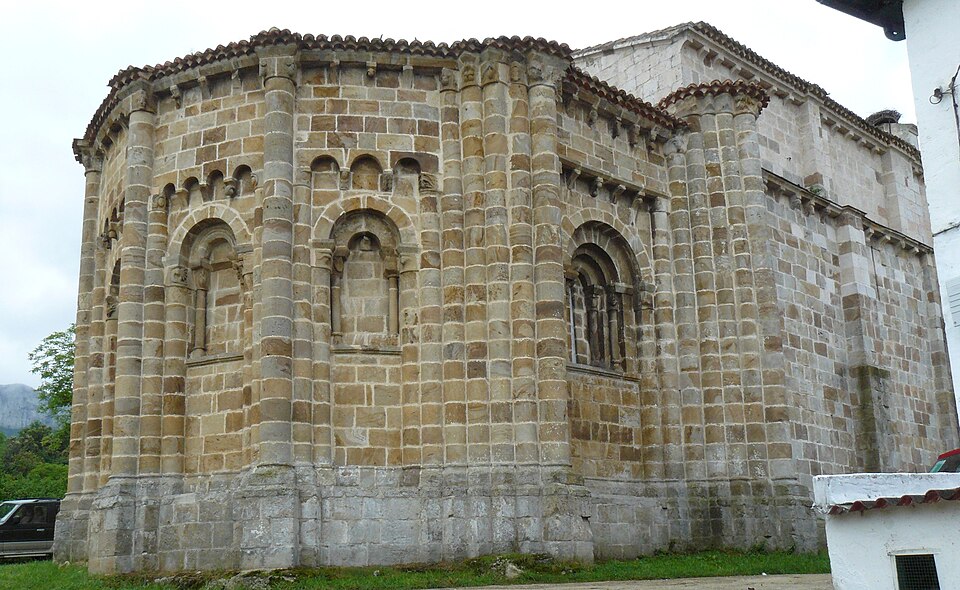 File:VallejoDeMenaÁbsideIglesiaDeVallejoDeMena2.jpg