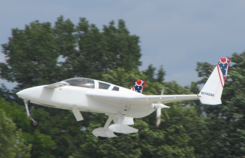 File:Cozy-Takeoff.jpg