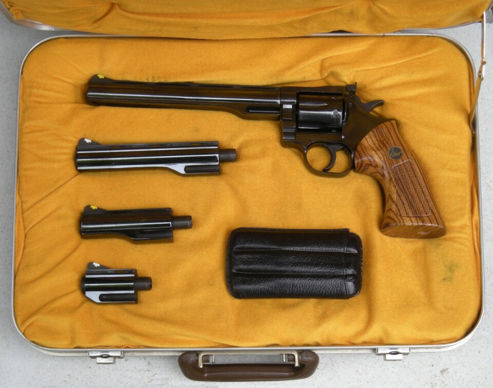 File:Dan Wesson Revolver.jpg