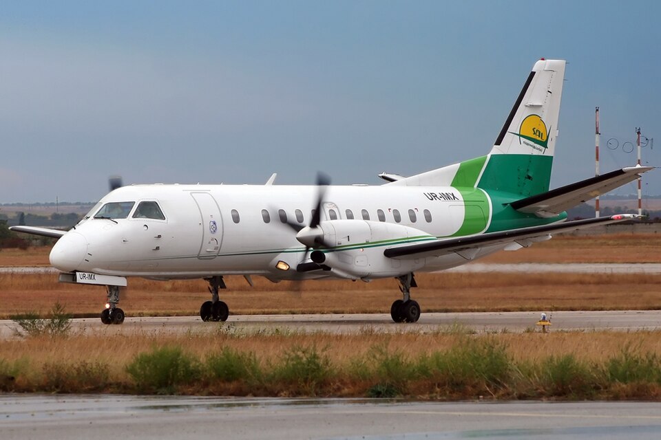 File:Saab 340B, South Airlines JP7136055.jpg