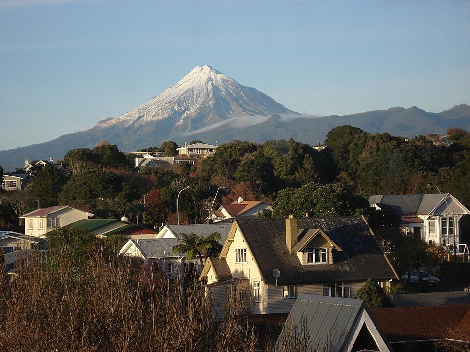 File:Mt Taranaki, New Plymouth, New Zealand.jpg
