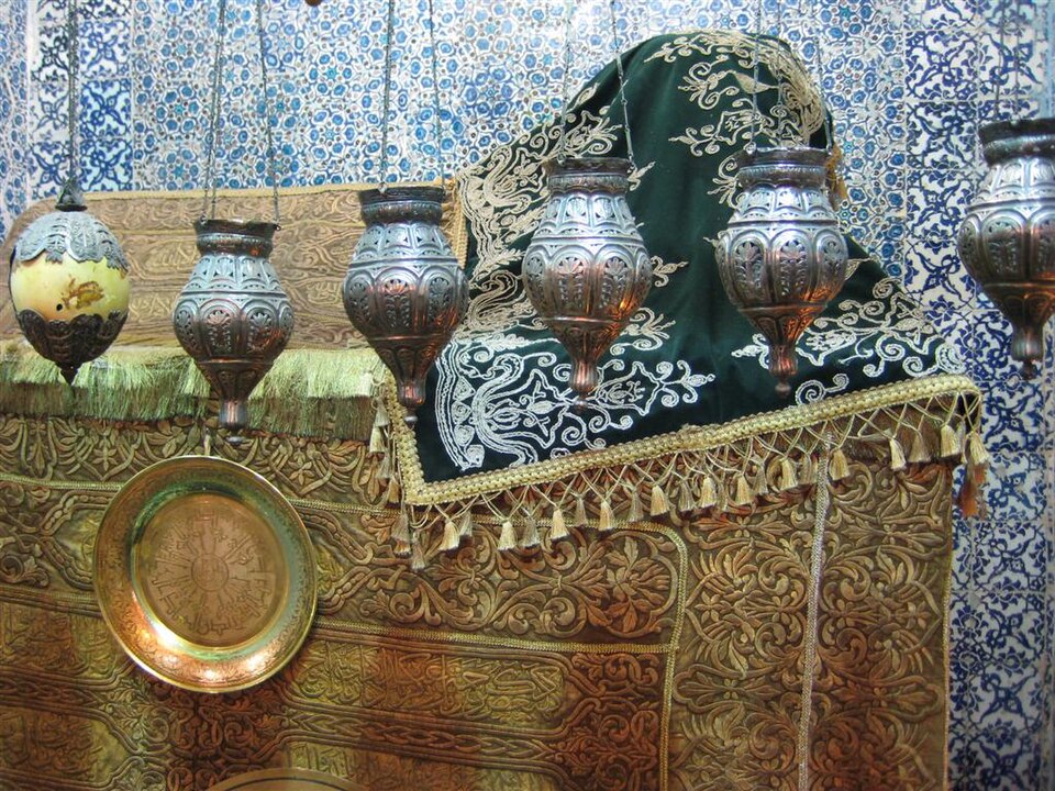 File:Aleppo - Prophet Zakariyya.JPG