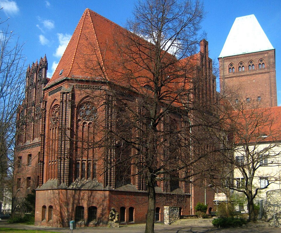 File:Berlin, Mitte, Koellnischer Park, Maerkisches Museum.jpg