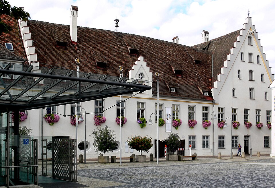 File:Biberach Spital Fassade zur Viehmarktstraße.jpg
