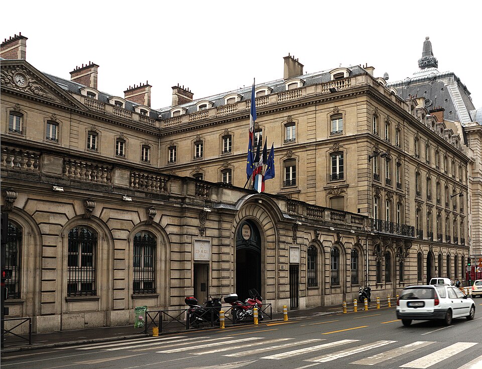 File:Caisse-des-depots.jpg