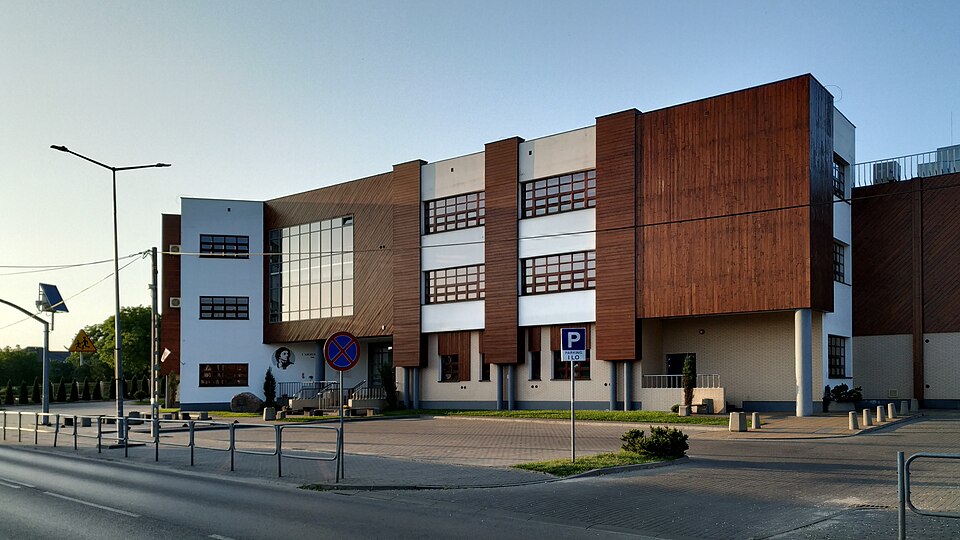 File:Liceum im. T. Kościuszki w Łukowie.jpg