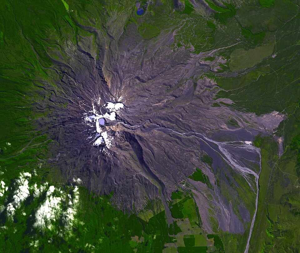 File:Ruapehu ast 2007084 lrg cropped.jpg