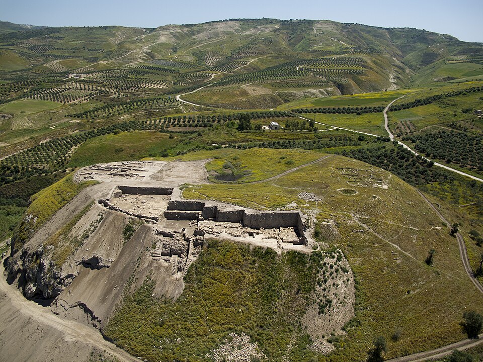 File:Tall Zira'a im Jahr 2011.jpg
