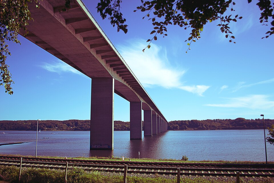 File:Vejle Fjord Bridge.jpg