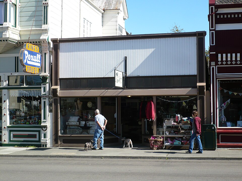 File:358 Main Ferndale CA.JPG