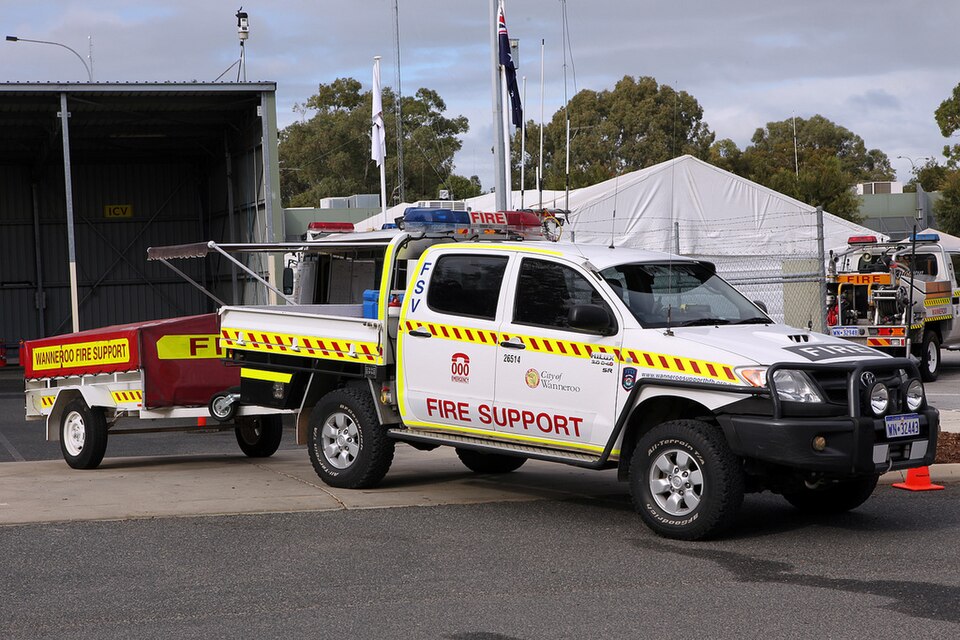 File:DFES Wanneroo Fire Support.jpg