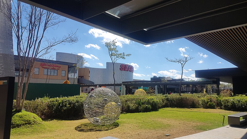 File:Plaza Satélite (2023) 1.jpg