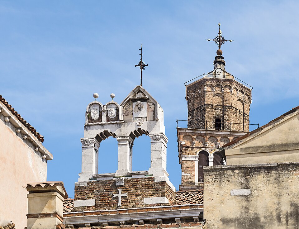 File:Santo Stefano (Venice) Campaniles.jpg