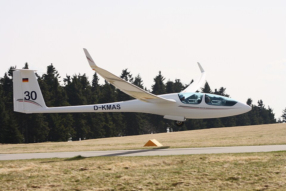 File:Schleicher ASH 30 Mi 20110407 133233.JPG