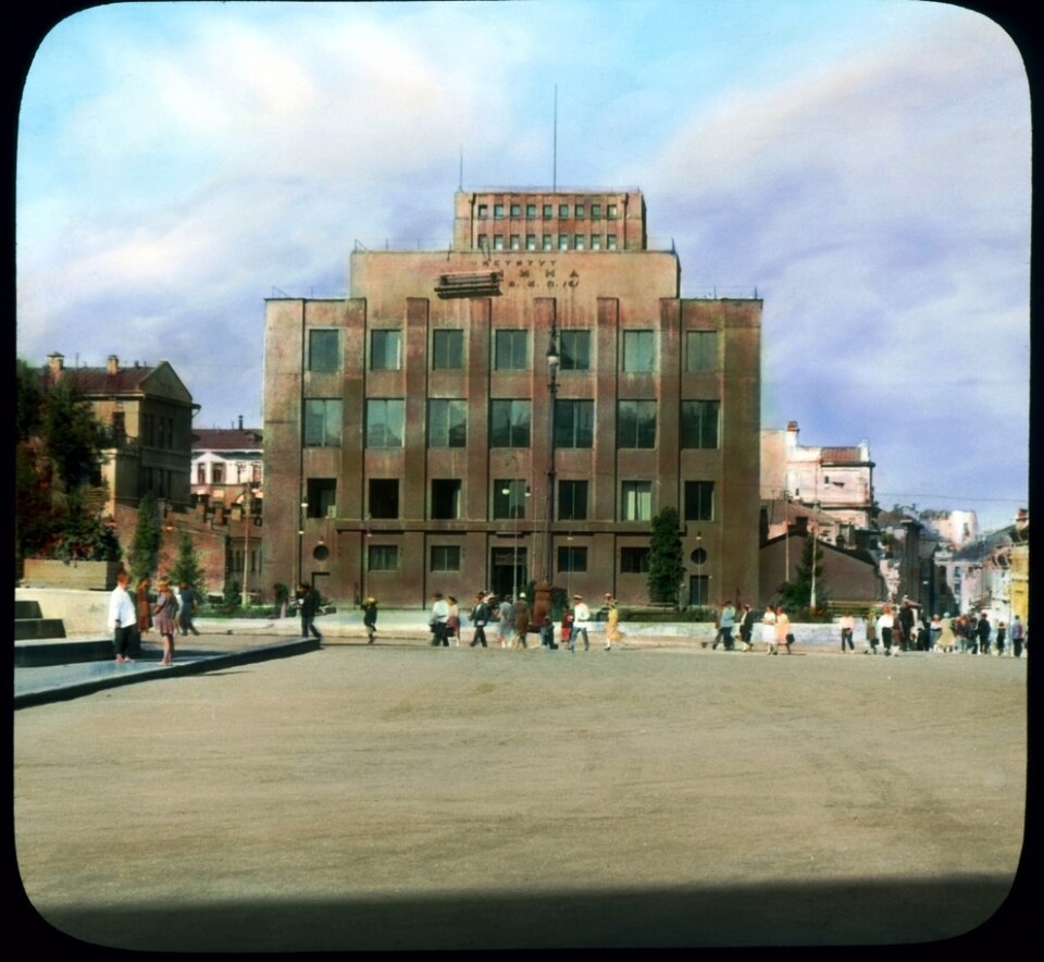 File:1931. Советская площадь. Институт Ленина.jpg
