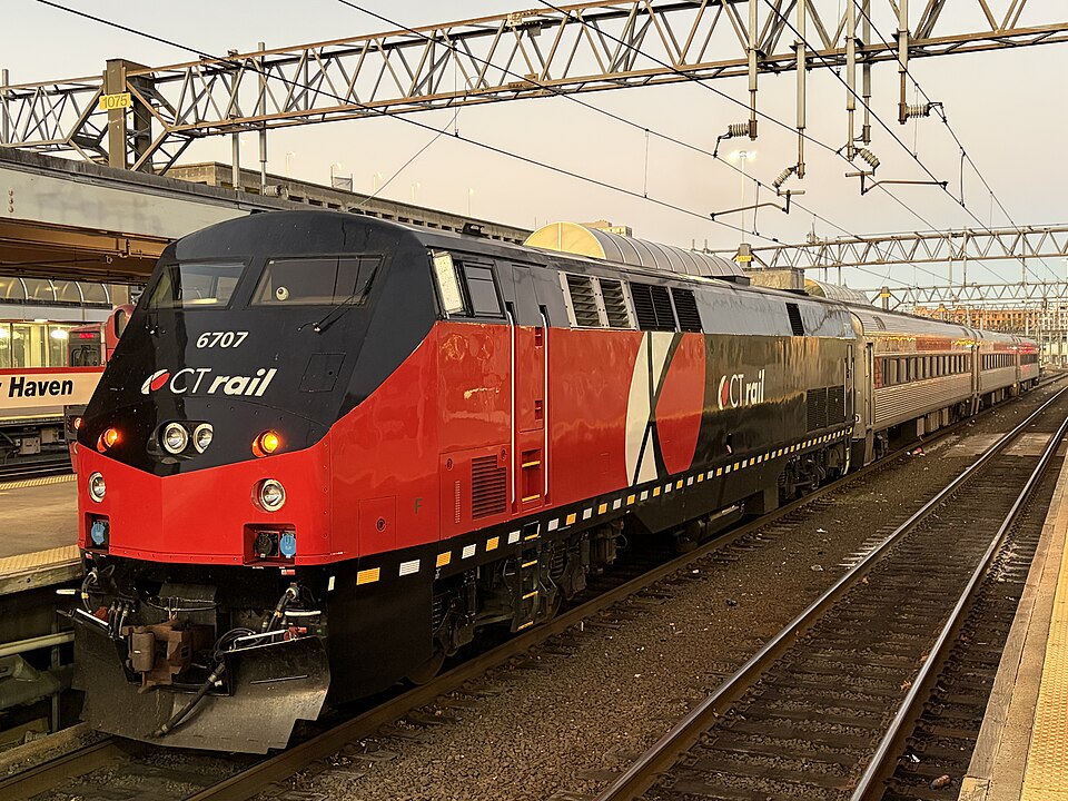 File:CT Rail P40DC.jpg