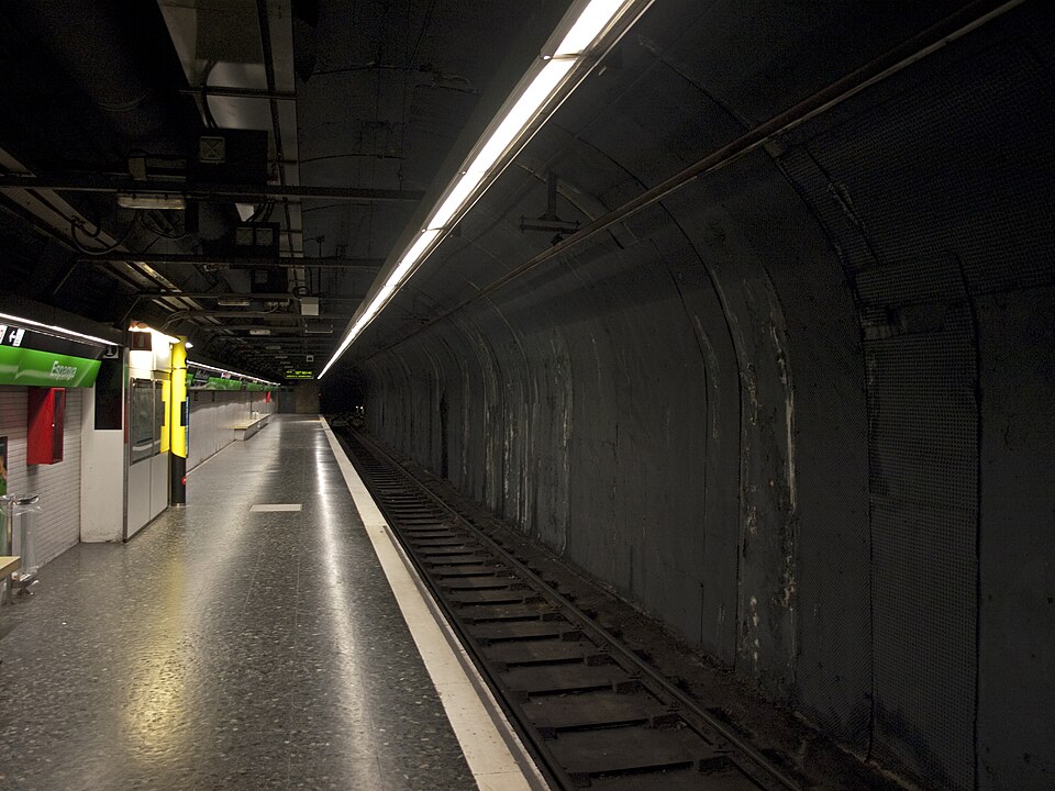 File:Espanya Line3.jpg