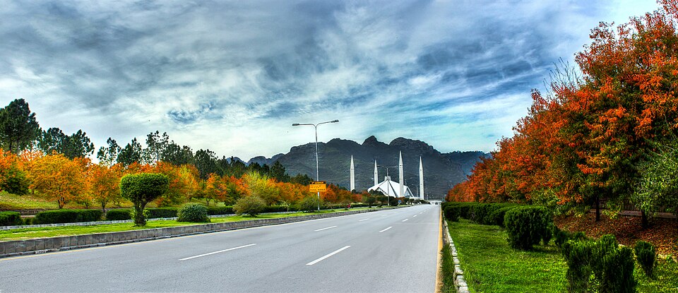 File:Faisal Masjid, Faisal Avenue, Islamabad, Pakistan.jpg