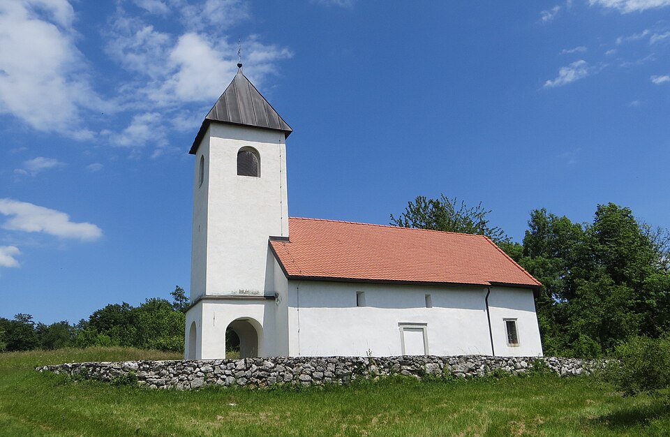File:Prevole Slovenia - church.jpg