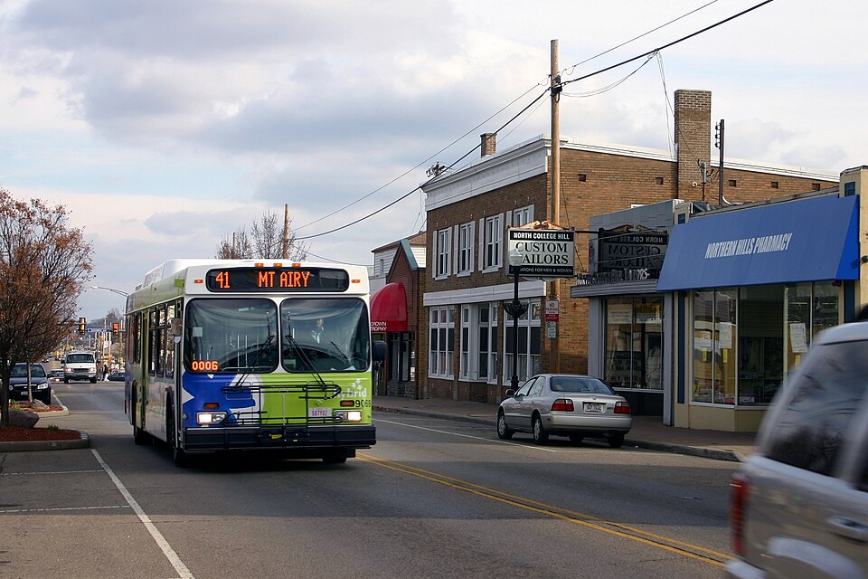 File:Cincinnati-metro-41 north-college-hill 2010.jpg
